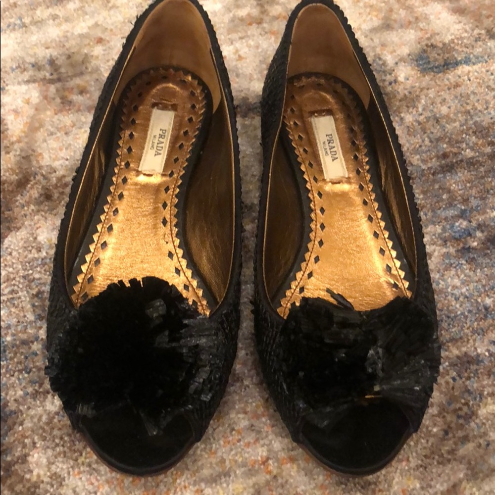 Prada black classic stylish flats.
